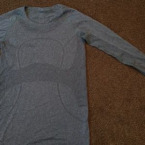 LULULEMON grey long sleeve with thumb holes